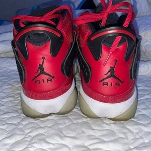 Jordan’s never worn!!! Looking to get rid of them they’re collecting dust.